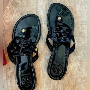 6.5 patent black Tory Burch sandals